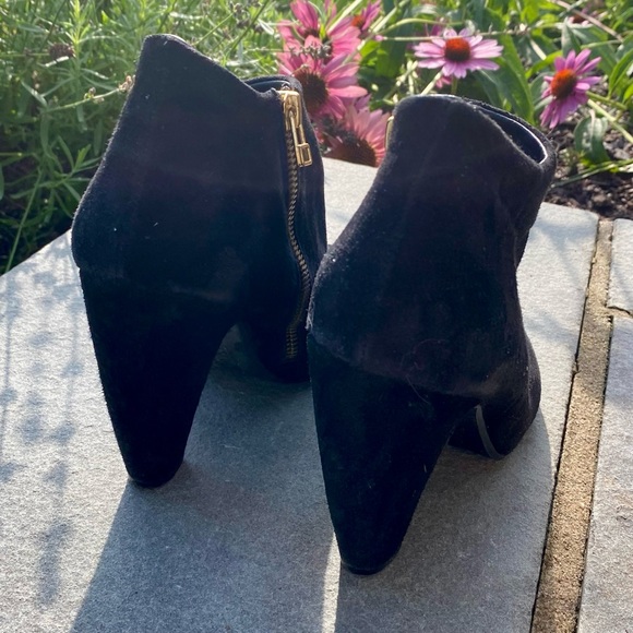Steve Madden Black Suede Booties - Picture 3 of 3